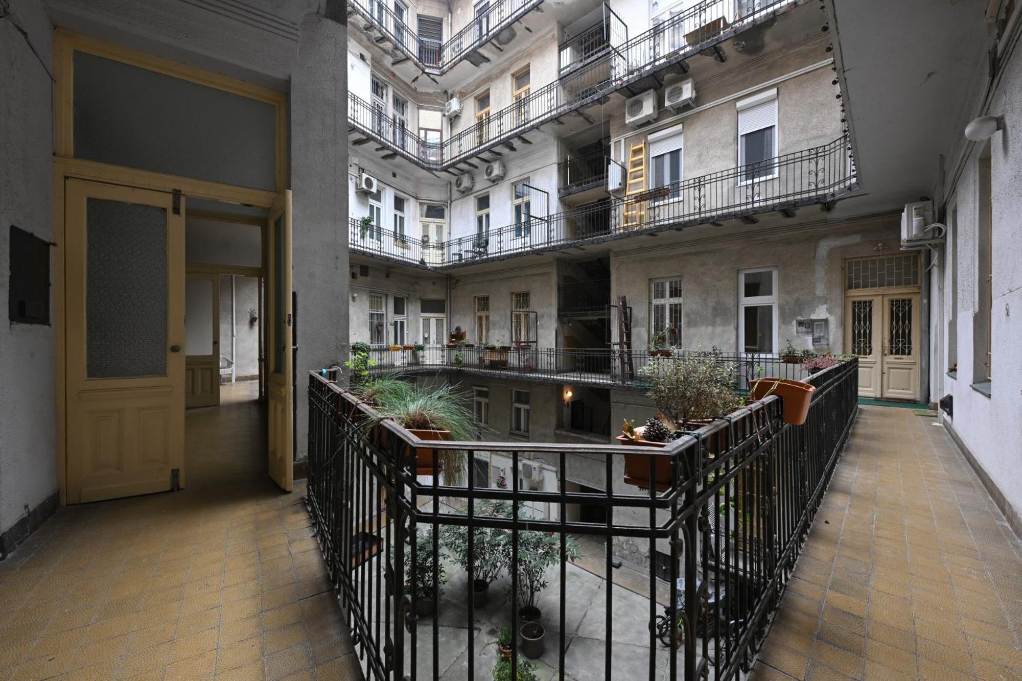 A Quiet Place In The Heart Of The City Budapest Luaran gambar